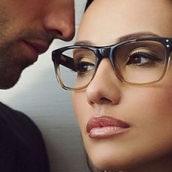 Очила за студенти – начин да бъдат забелязани