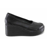 Дамски обувки на висока платформа, естествена кожа с перфорации / НЛМ 202-22861 черен кожа - черна мрежа